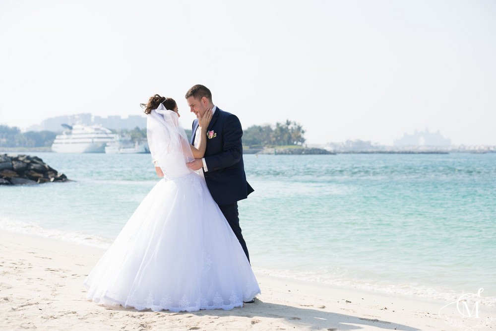 Свадебная церемония на побережье Дубая