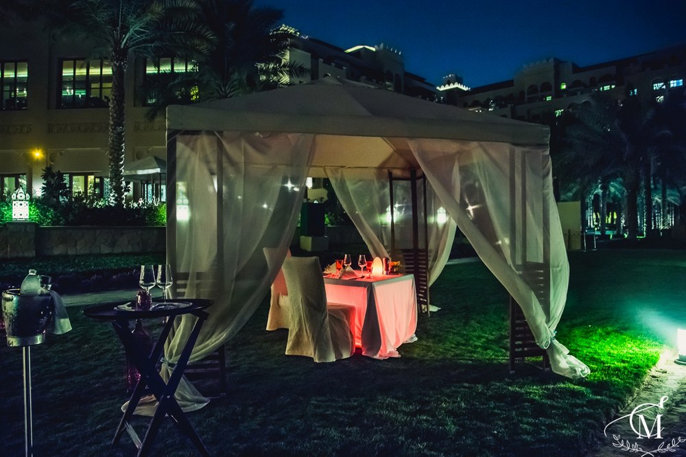 Романтический ужин у отеля в Дубае