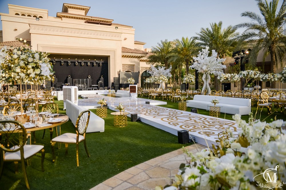 Украшение площадки для свадьбы в Four Seasons Resort Dubai
